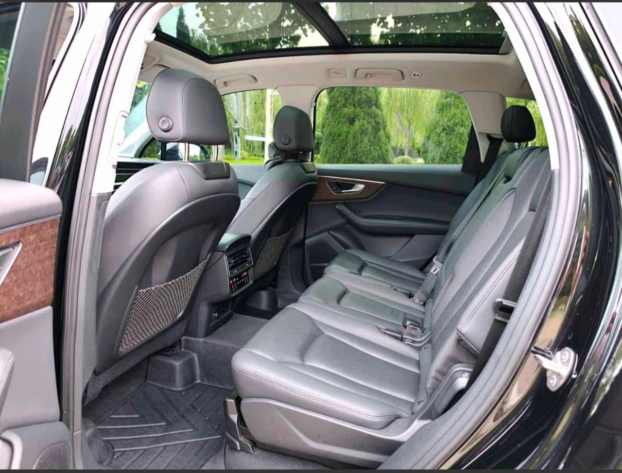 Audi Q7 photo 3