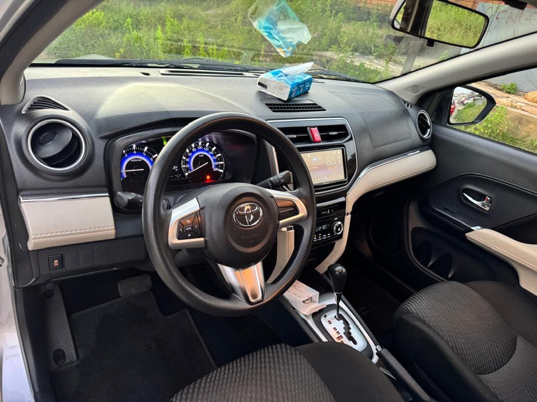 Toyota Rush photo 2