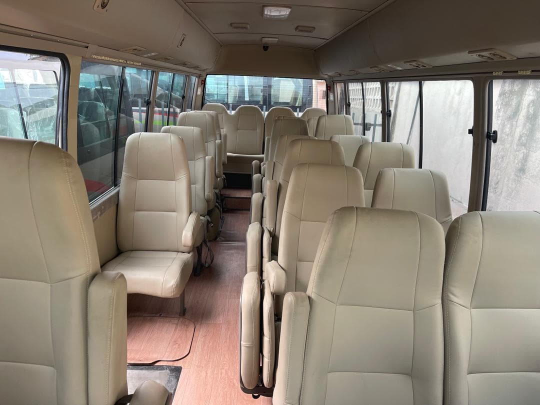 Toyota Coaster 30 places photo 2