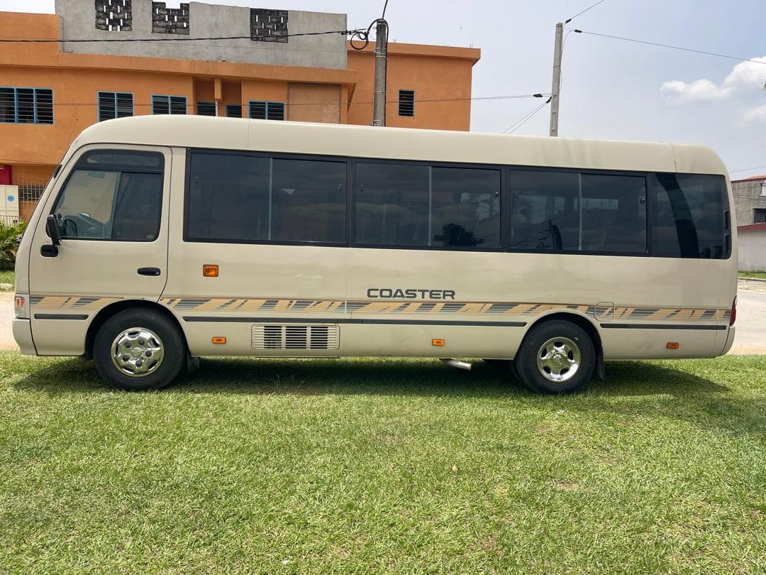 Toyota Coaster 30 places photo 3