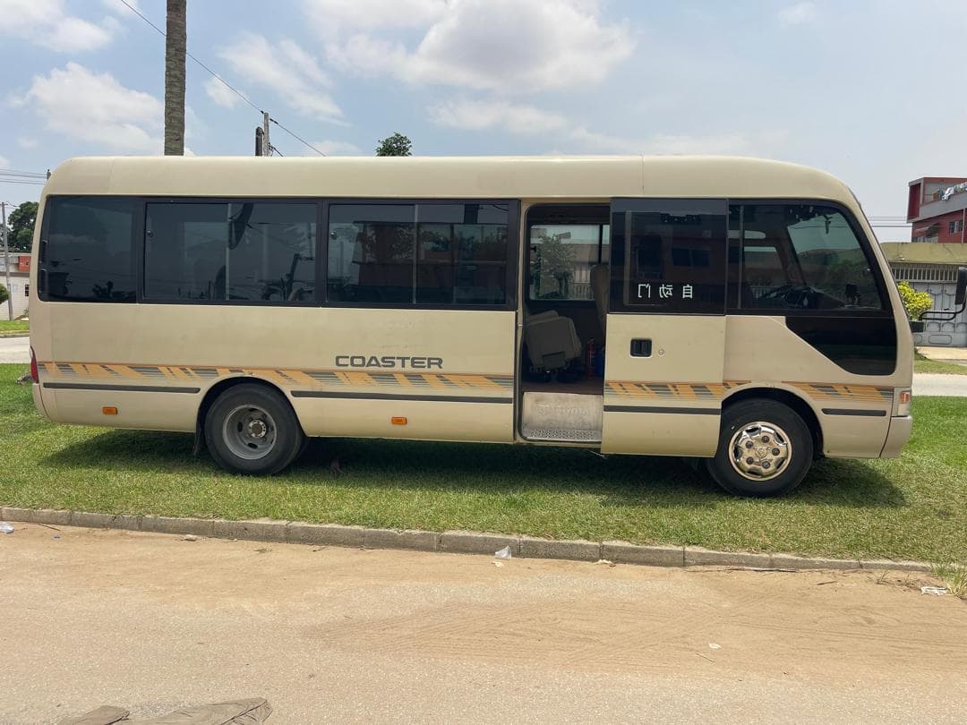 Toyota Coaster 30 places photo 4