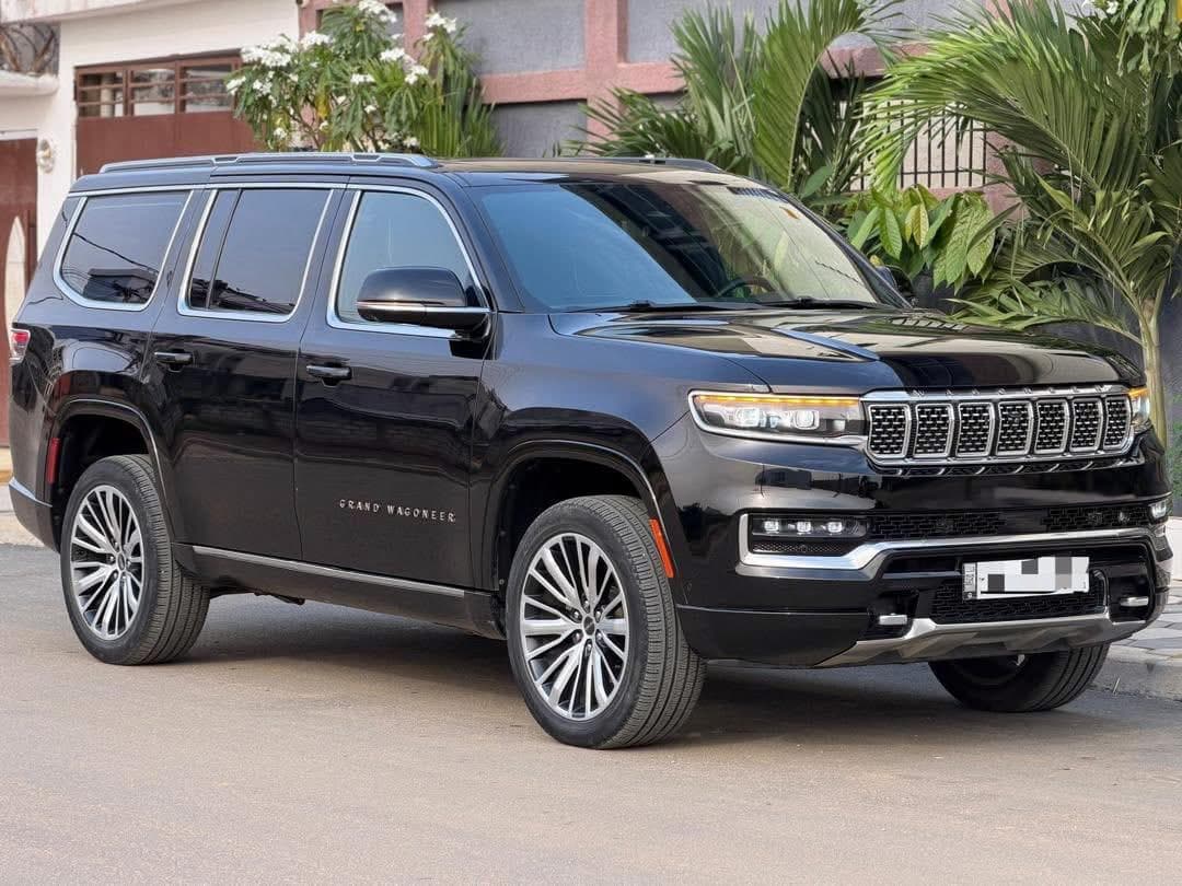 Jeep Grand Wagoneer