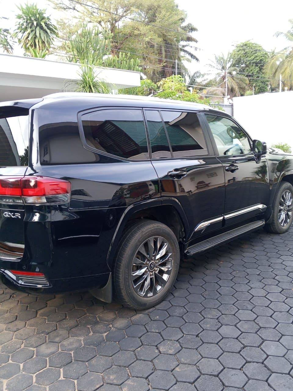 Toyota Land Cruiser GXR photo 4