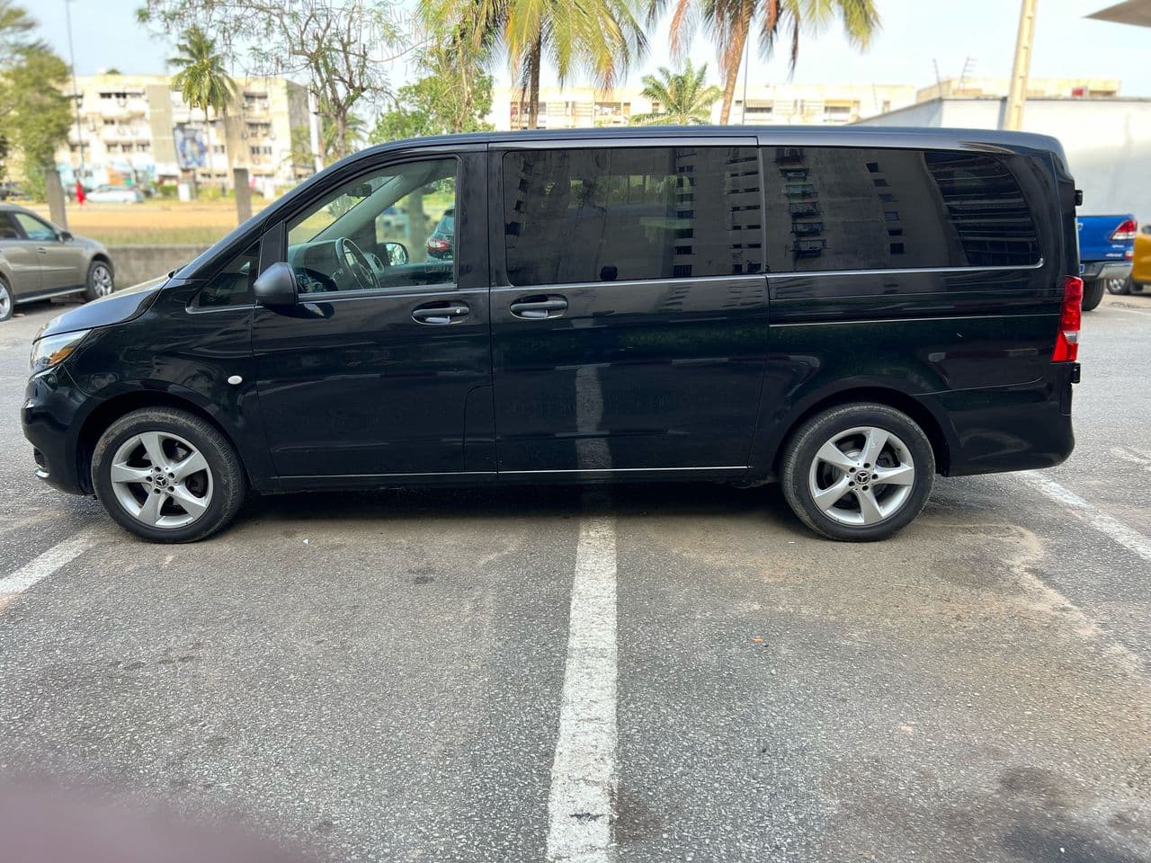 Mercedes-Benz Van Metris  salon 05  places + 02 devant photo 4