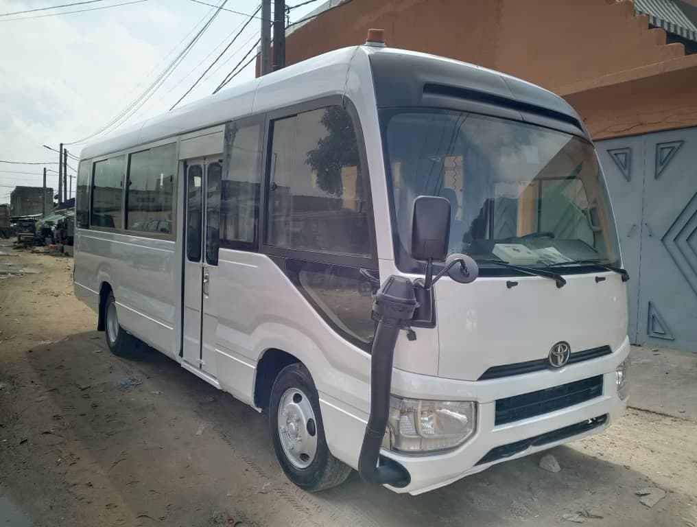 Toyota Coaster 30 places