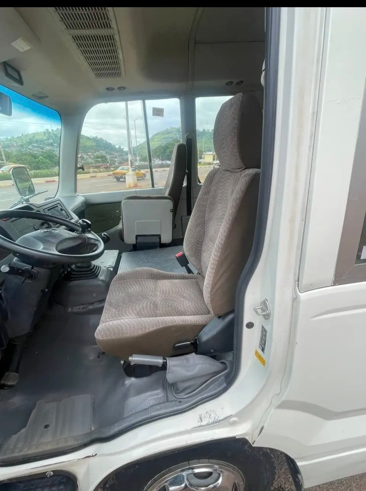 Toyota Coaster 30 places photo 2