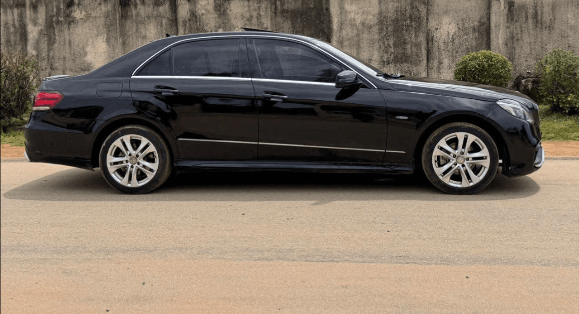 Mercedes-Benz Class E200 photo 2