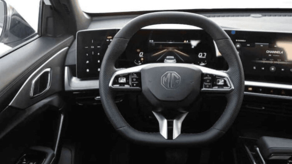MG ONE photo 3