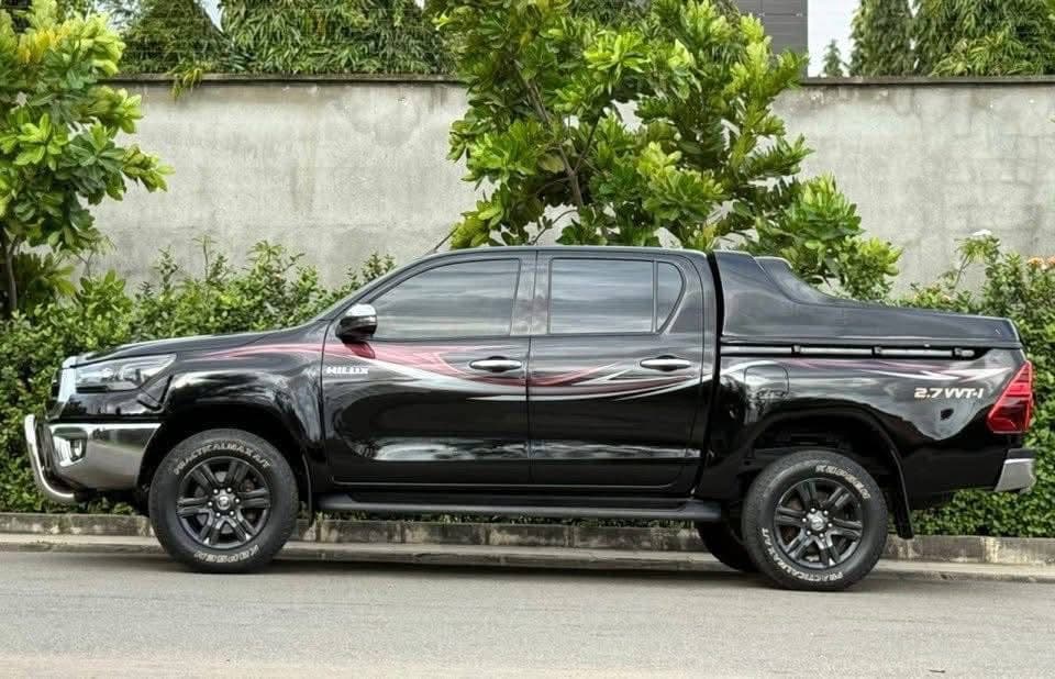 Toyota Hilux photo 4