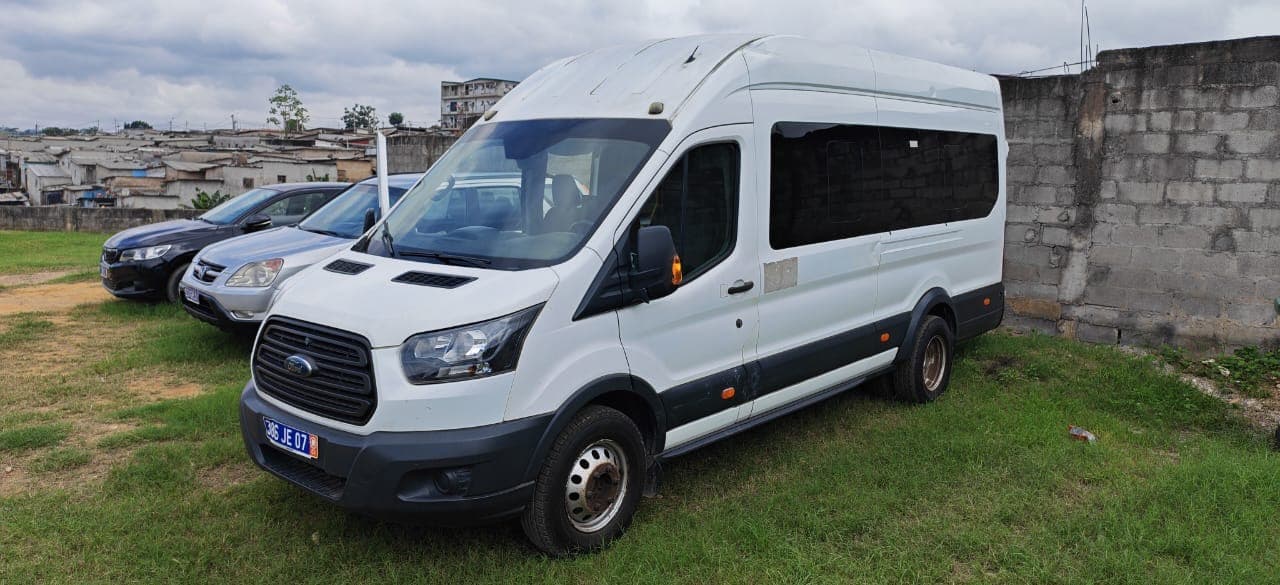 Ford Transit photo 4