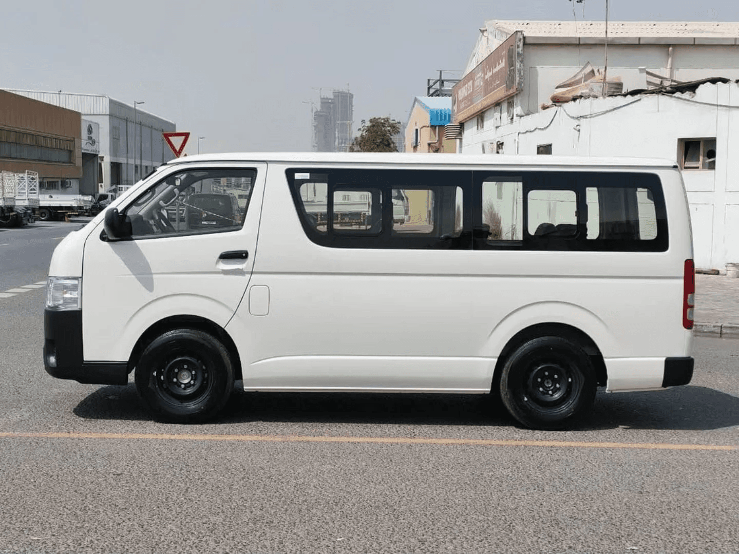 Toyota Hiace photo 4