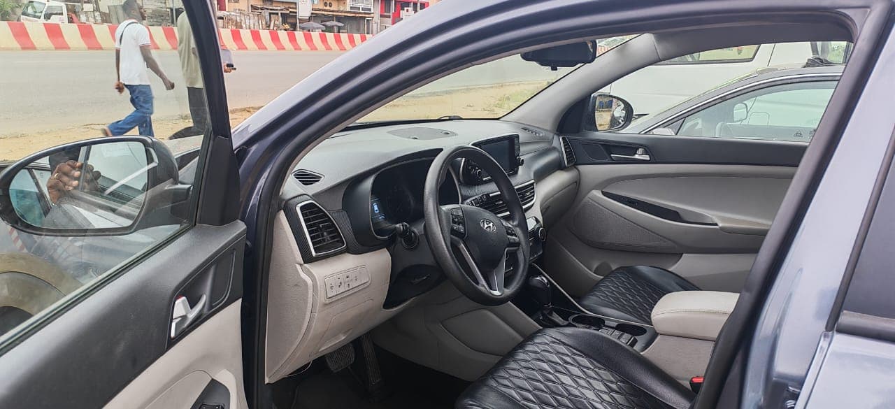 Hyundai Santa Fe photo 2
