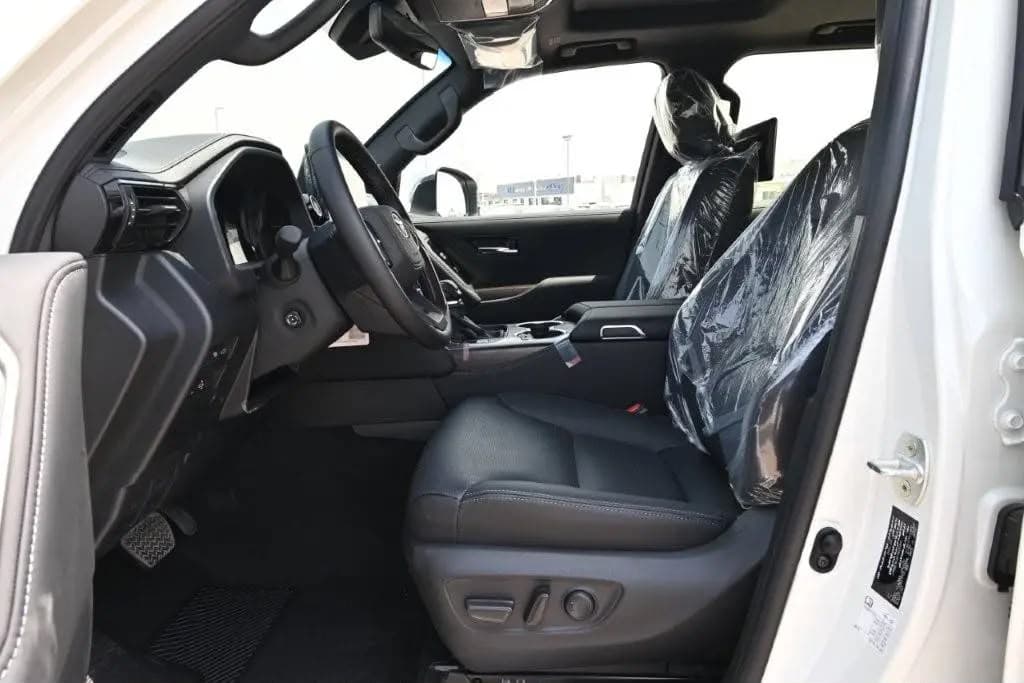 Toyota LAND CRUISER photo 2