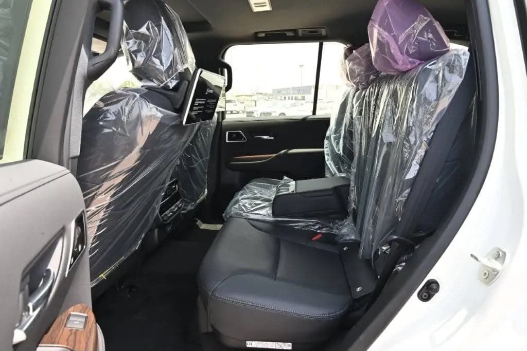 Toyota LAND CRUISER photo 3