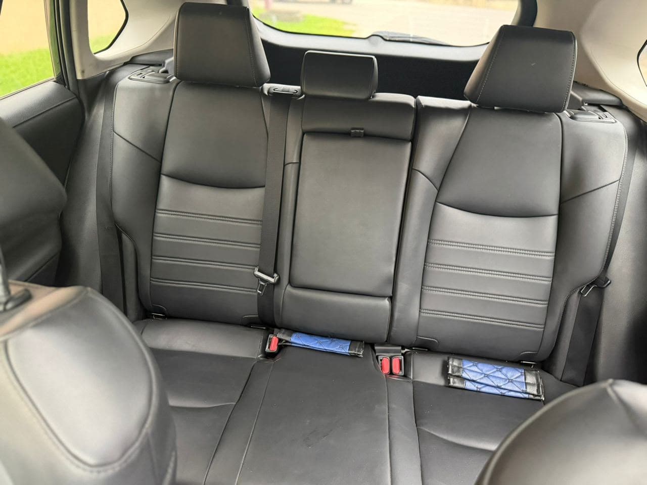Toyota RAV4 photo 3