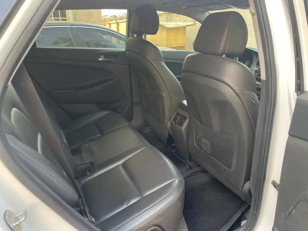 Hyundai Tucson photo 3