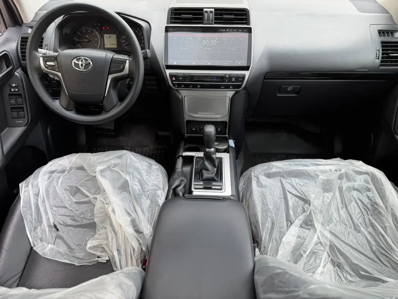 Toyota LAND CRUISER photo 2