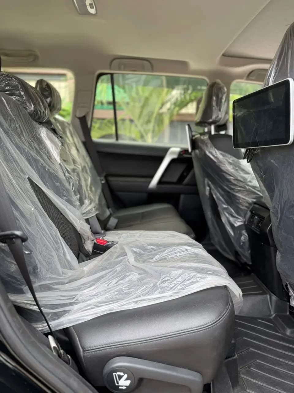 Toyota LAND CRUISER photo 3
