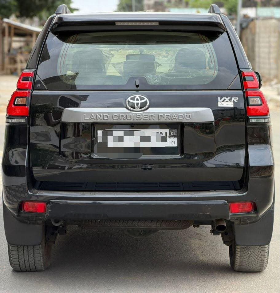 Toyota LAND CRUISER photo 5