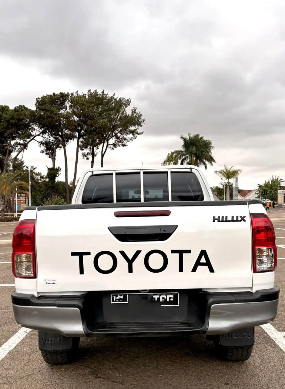 Toyota Hilux photo 5