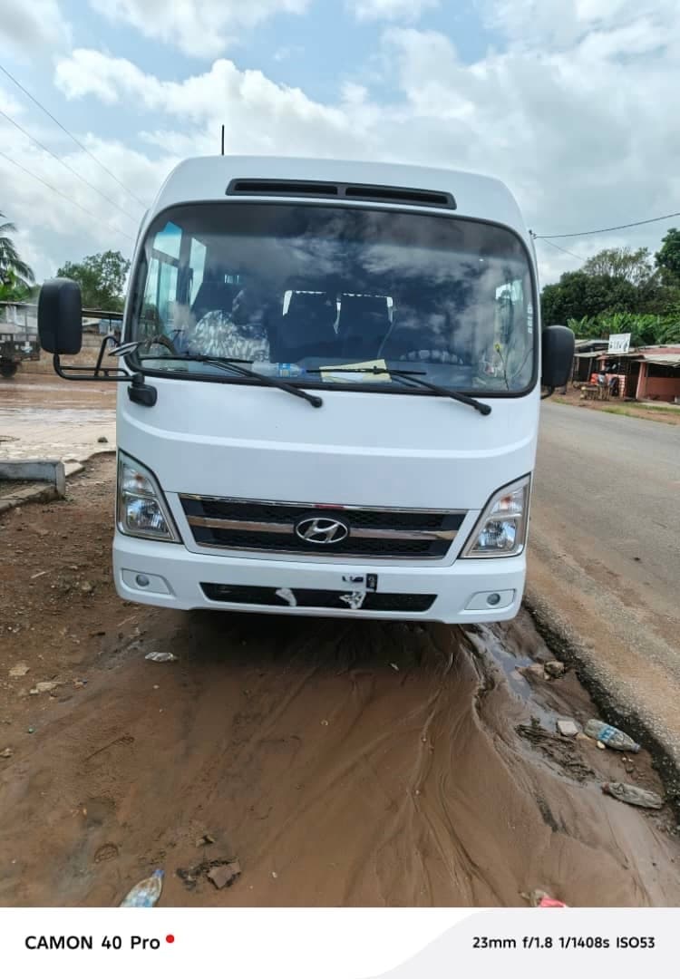 Hyundai County 33 places