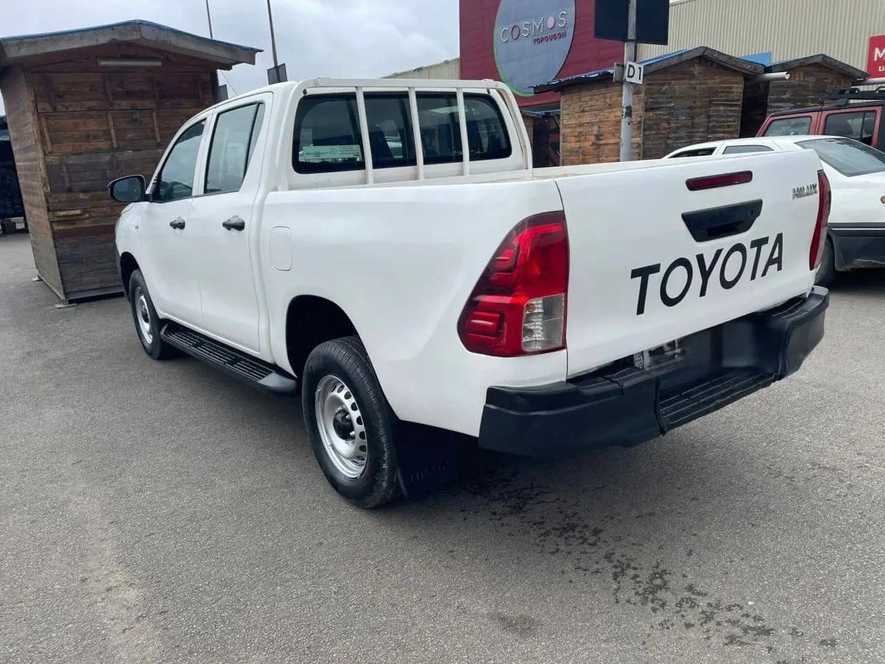 Toyota Hilux photo 4