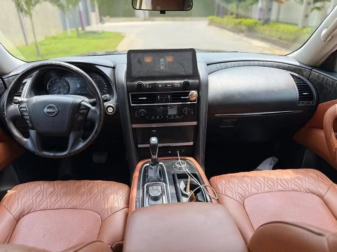 Nissan PATROL photo 2
