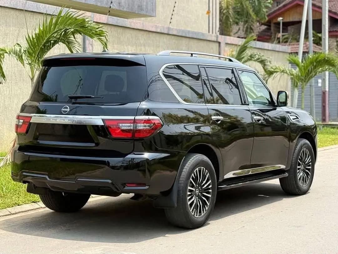 Nissan PATROL photo 4