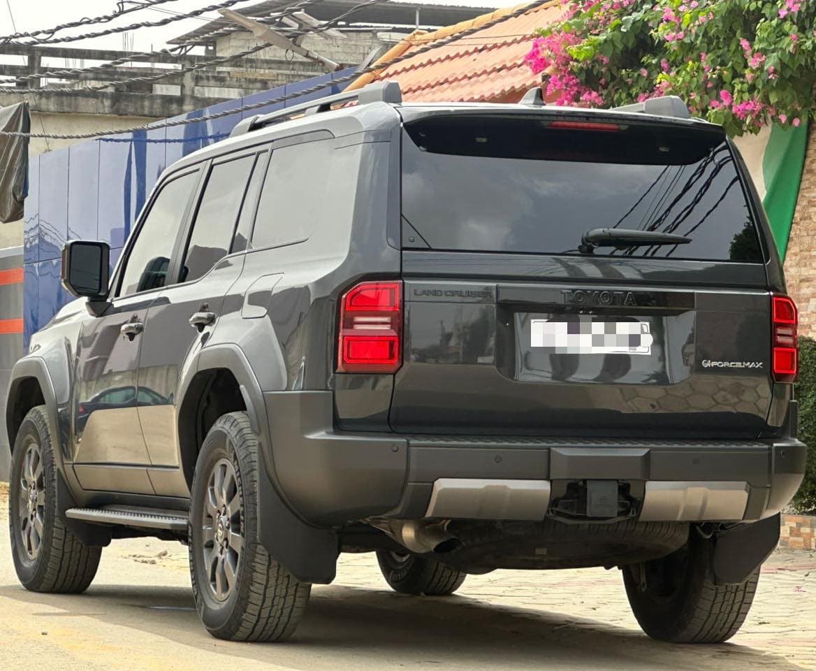 Toyota LAND CRUISER photo 5