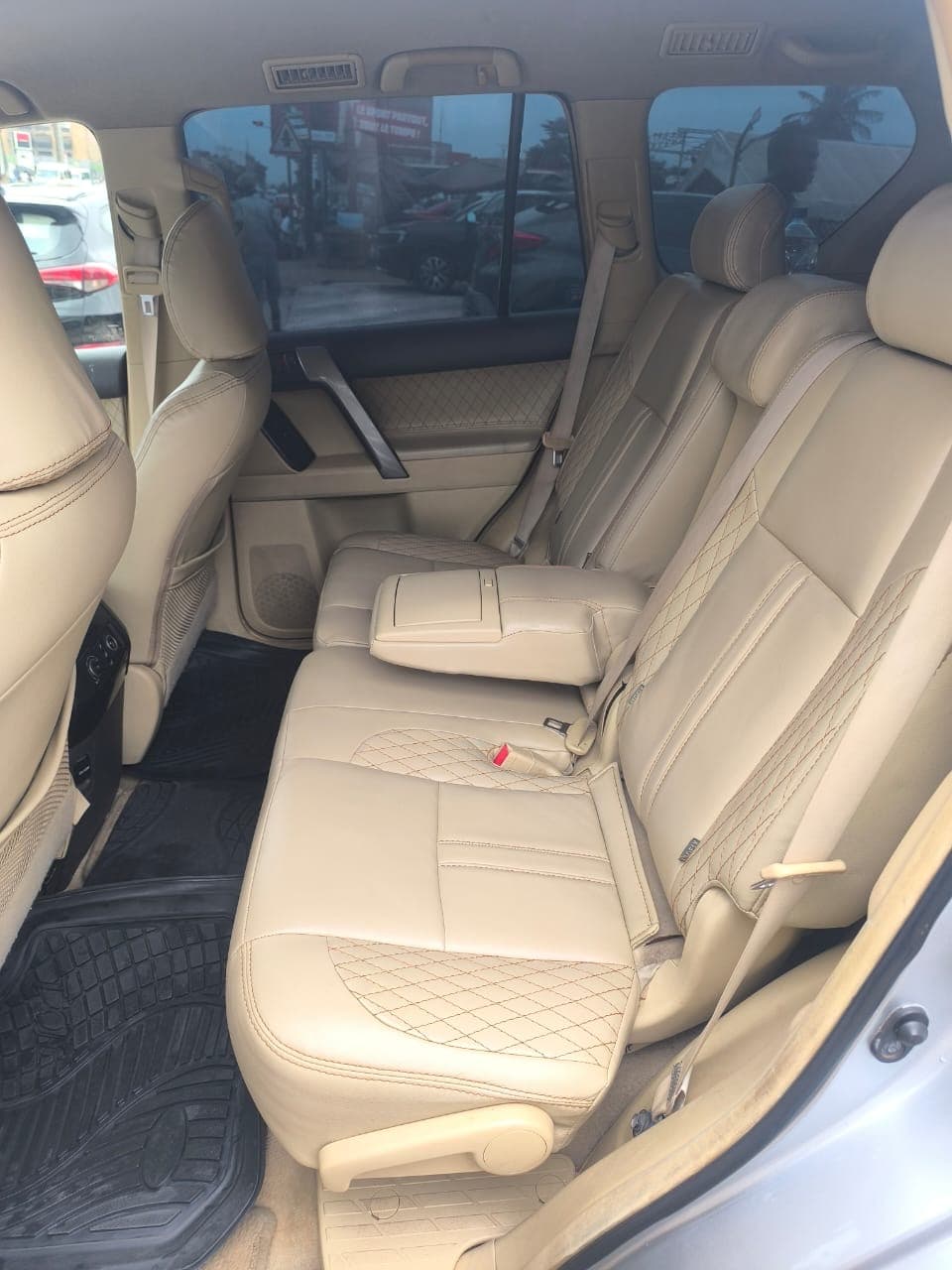 Toyota Land Cruiser photo 3