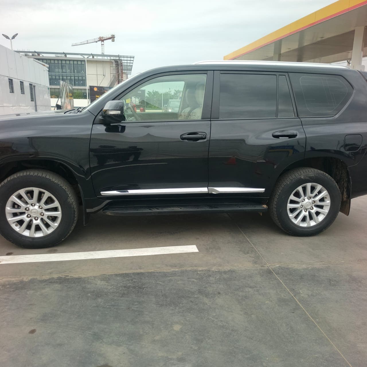 Toyota LAND CRUISER photo 4