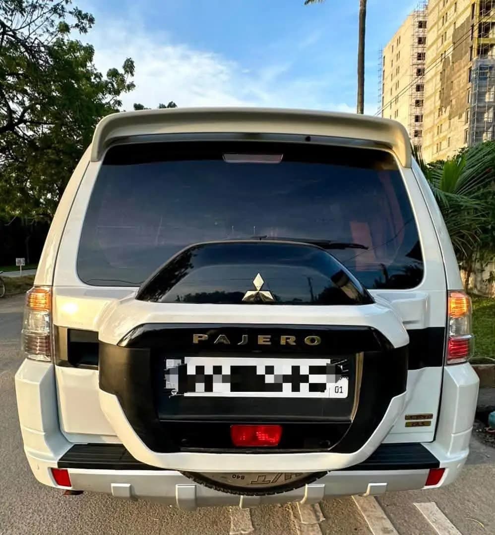 Mitsubishi PAJERO photo 5