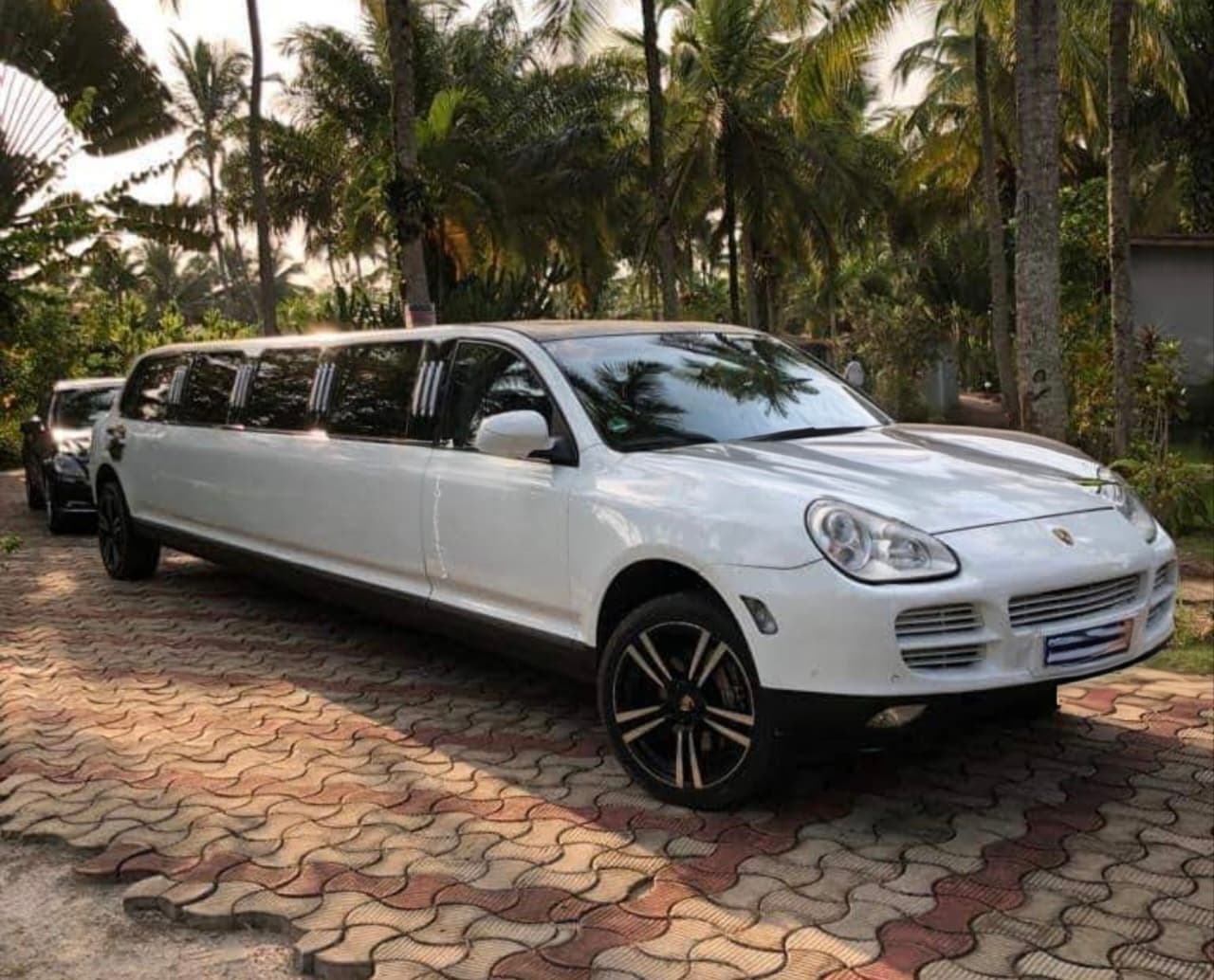 Limousine Porsche Cayenne - Salon bar 09 places